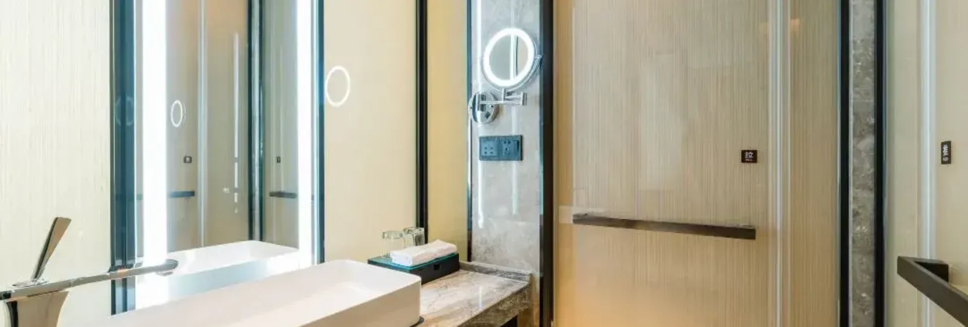 Romantic Couples Room